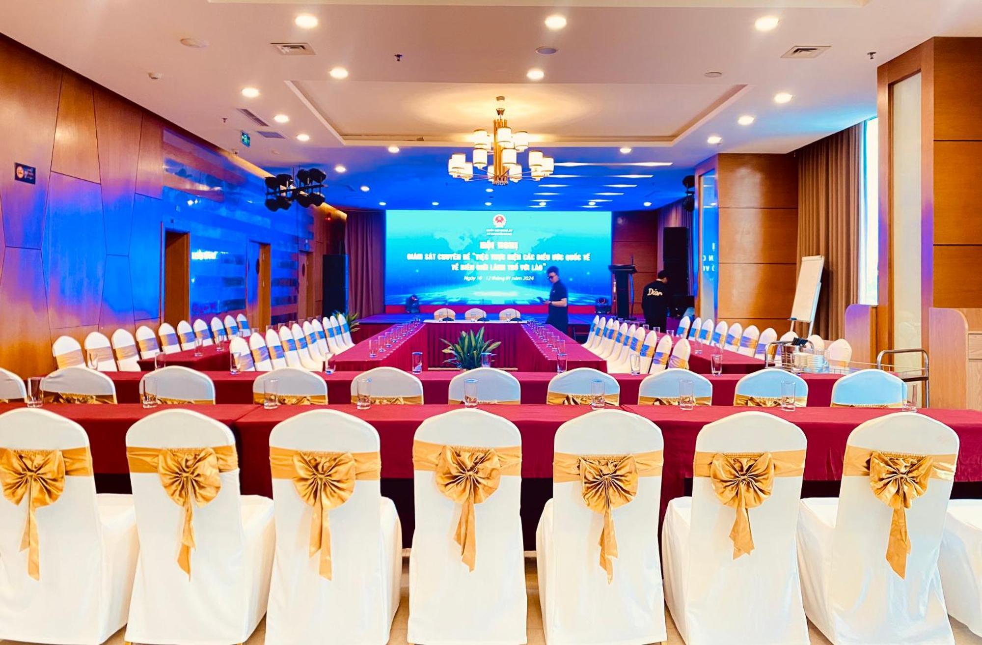 Muong Thanh Cua Dong Hotel Vinh Exterior foto